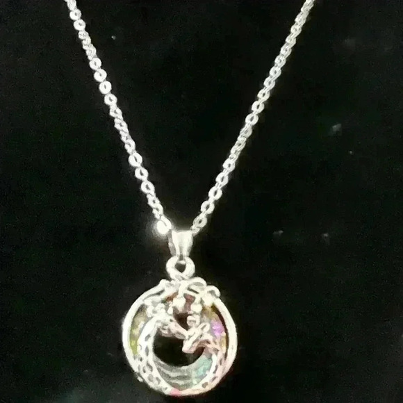 Giraffe Necklace and matching earrings - Picture 2 of 4